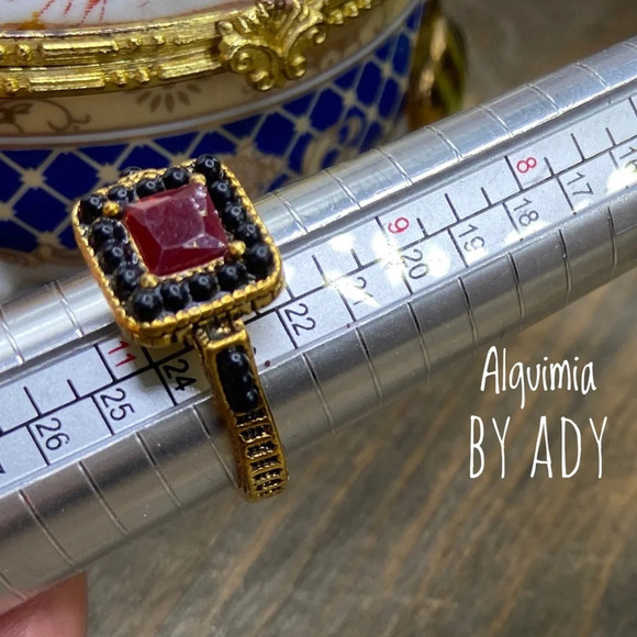 Antique gold style multicolored acrylic jewel tone ring - Picture 3 of 7